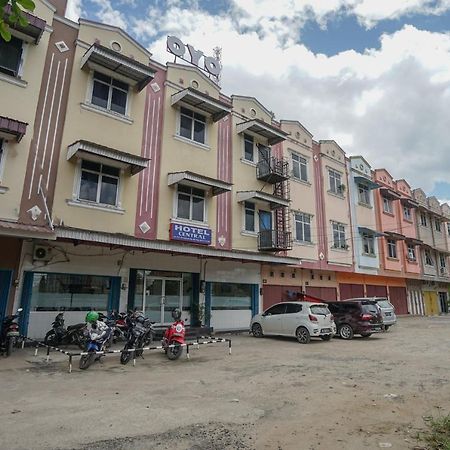 Oyo 448 Hotel Central Palembang Luaran gambar