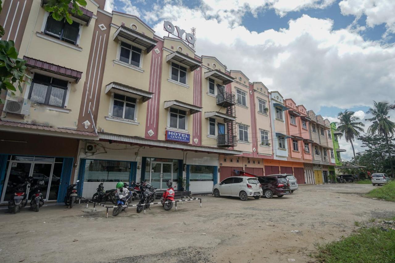 Oyo 448 Hotel Central Palembang Luaran gambar