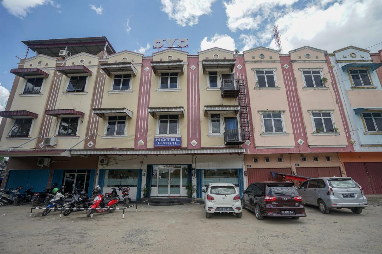 Oyo 448 Hotel Central Palembang Luaran gambar