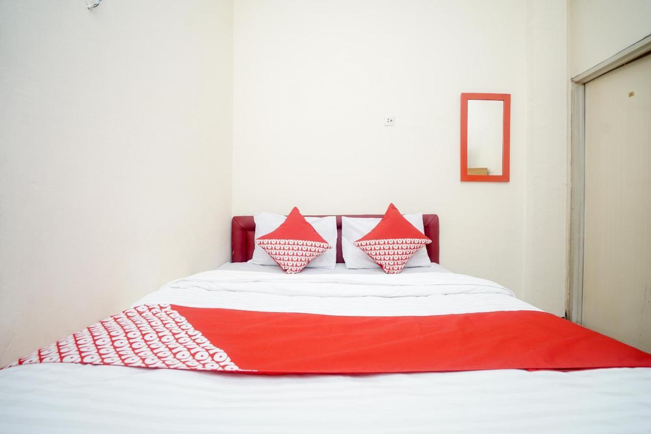 Oyo 448 Hotel Central Palembang Luaran gambar