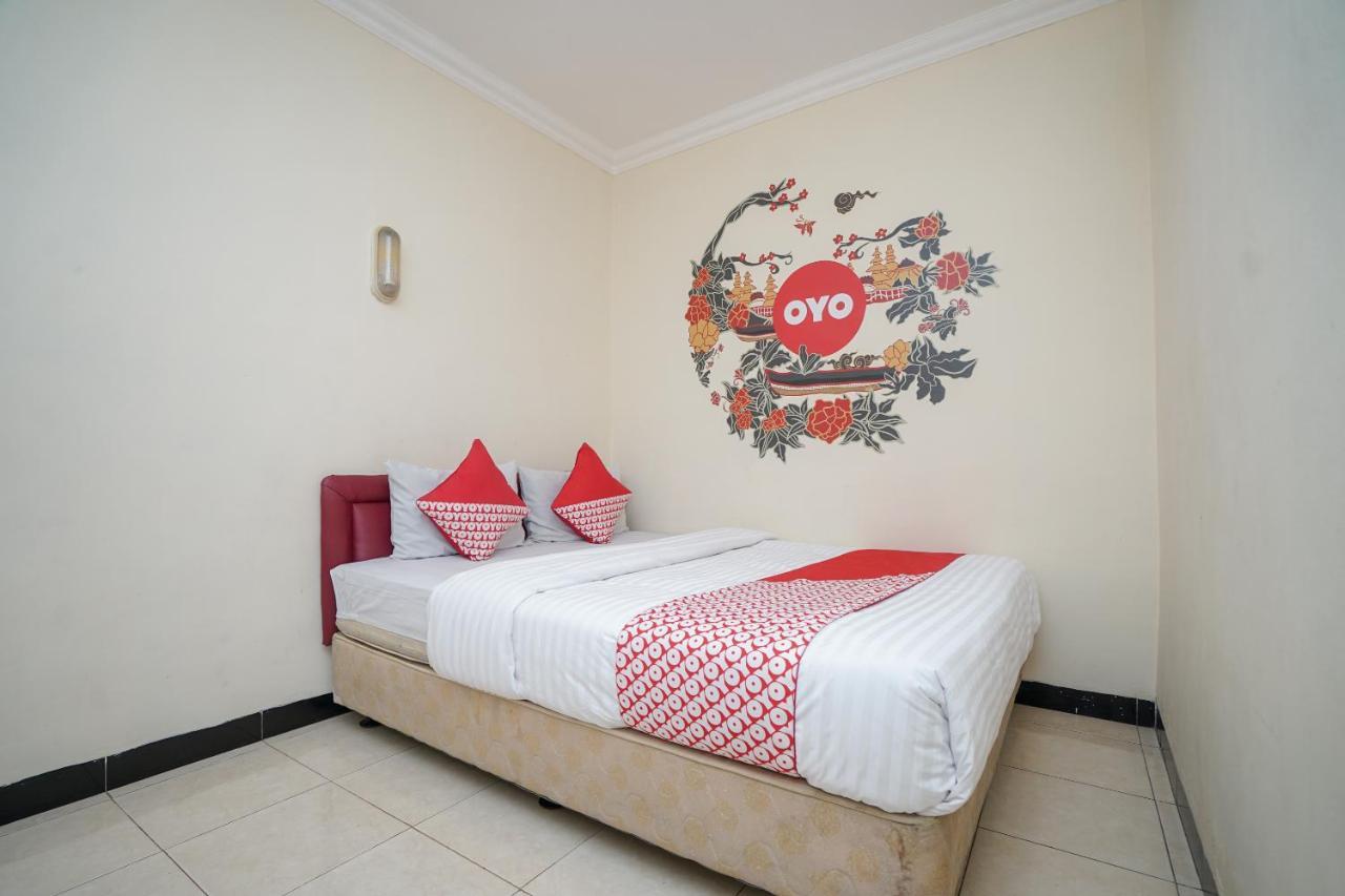 Oyo 448 Hotel Central Palembang Luaran gambar